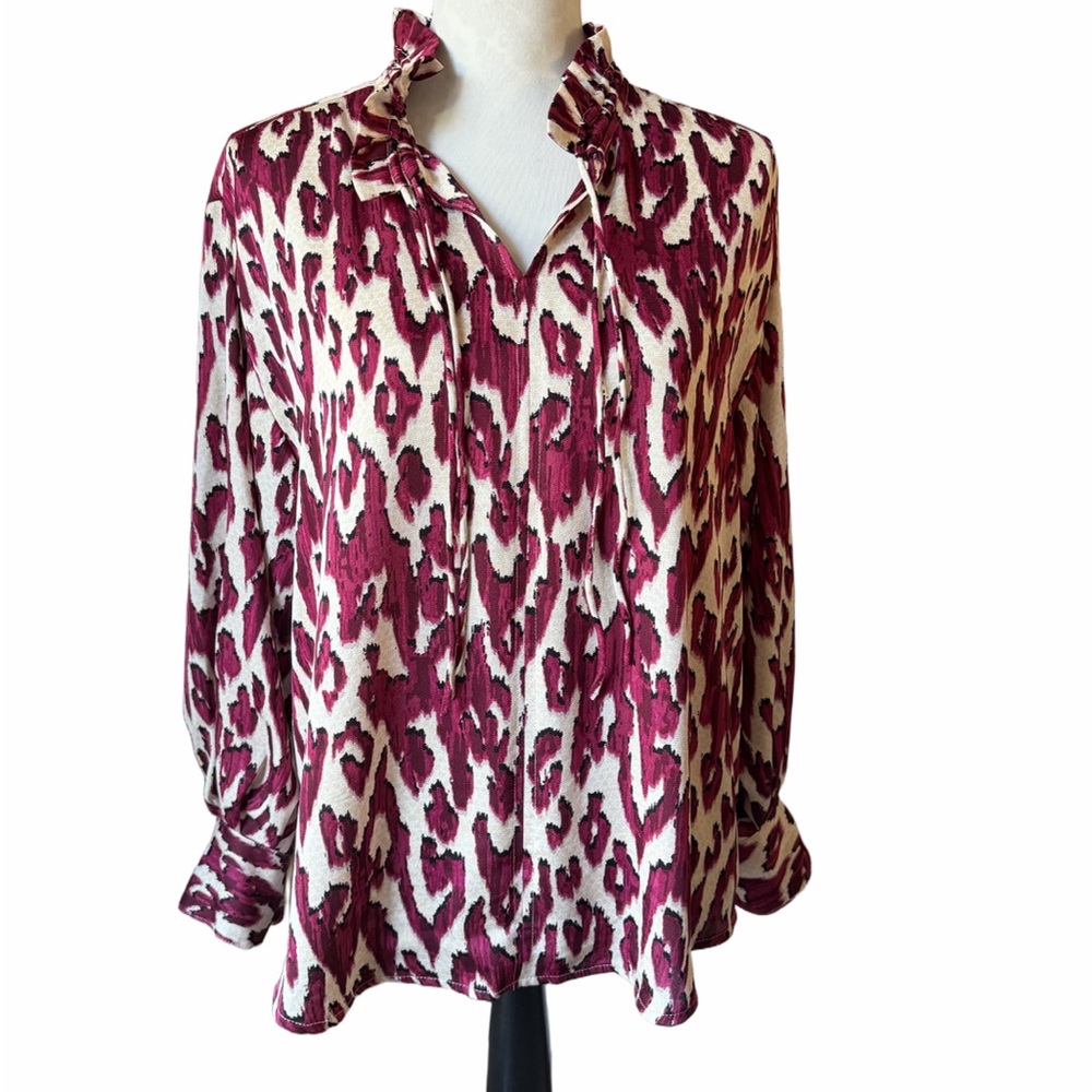 NIC + ZOE Tribal Ikat Animal Print Blouse | Ruffle Neck | Lightweight | Size L